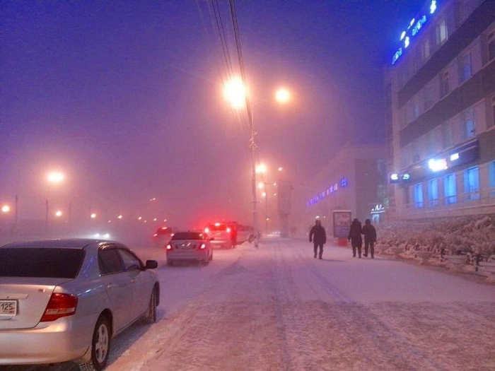 
            В Якутске утром туман        