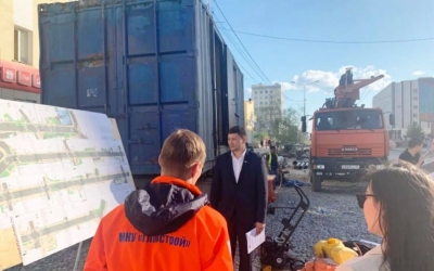 Депутат Якутской городской Думы проверил ход работ по капремонту проспекта Ленина в Якутске