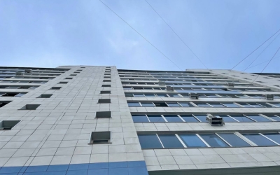 В сети появилось видео, как пытались поймать ребенка, упавшего с 12 этажа