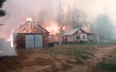 В селе Арылах уже сгорели три жилых дома