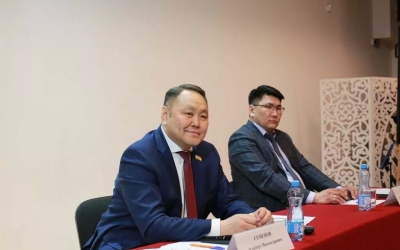 Председатель Якутской городской Думы Альберт Семенов представил отчет о деятельности за прошедший год