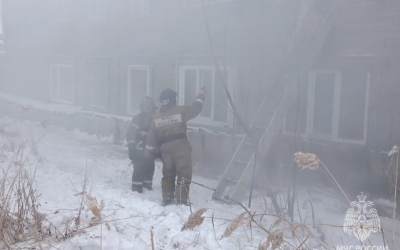 В Ленске вновь произошел пожар в расселенном доме: Предположительная причина - поджог