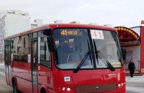 В Якутске водитель автобуса обругал 10-летнюю девочку за забытый проездной