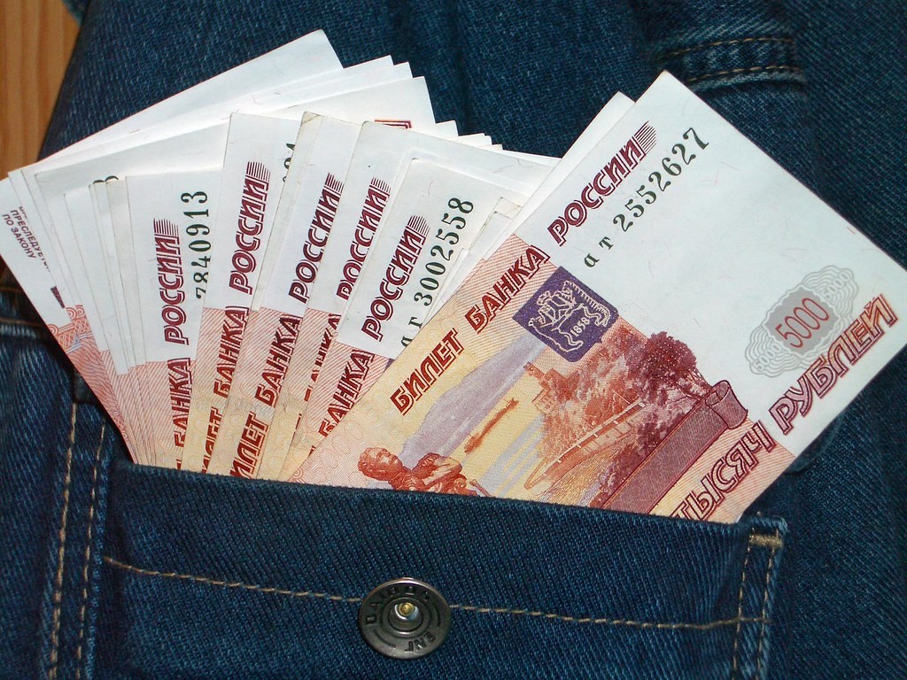 Новая знакомая украла у жителя Якутска 400 тысяч рублей, которые были в кармане