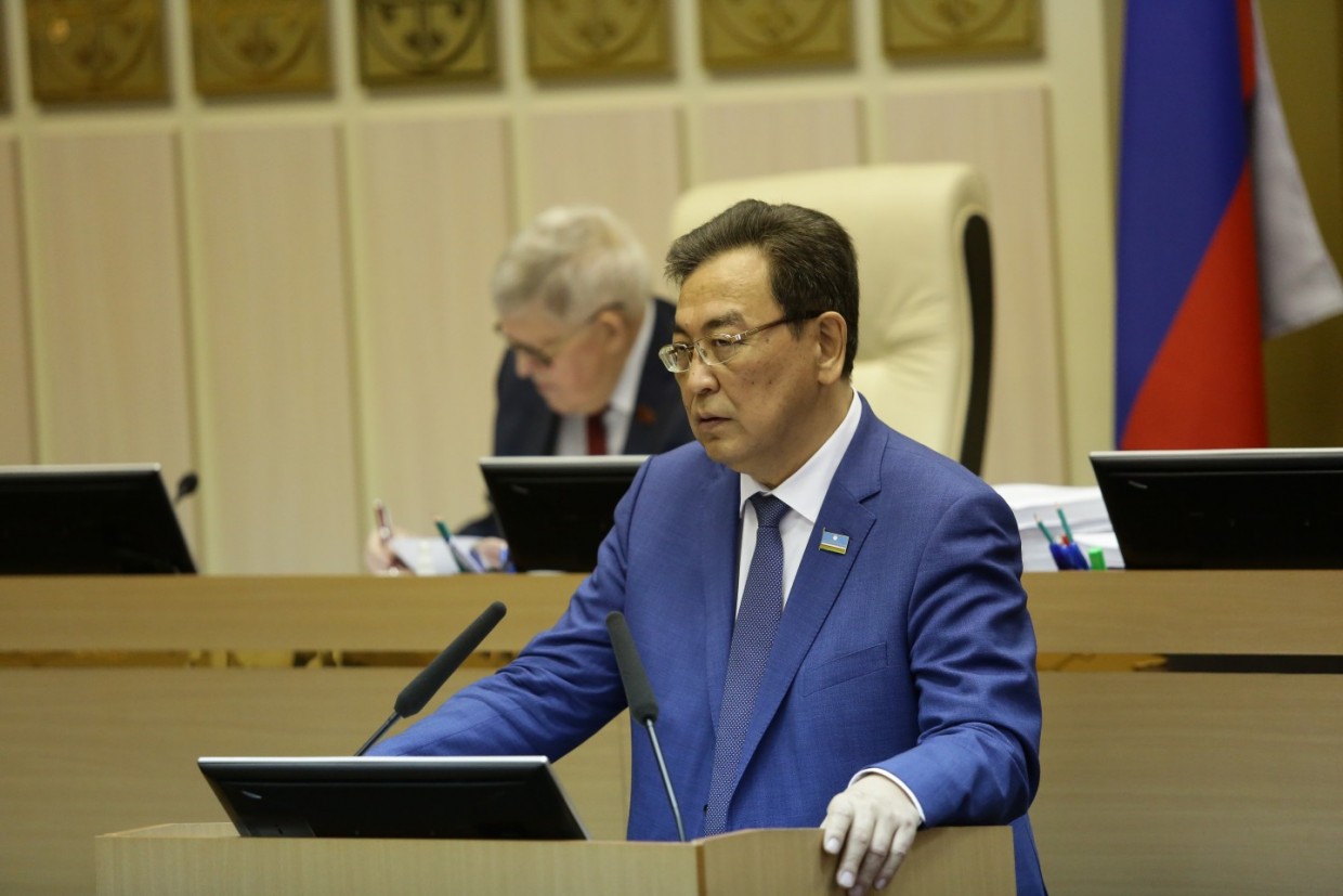 Парламентарии в первом чтении рассмотрели проект государственного бюджета Якутии на 2022 год и на плановый период