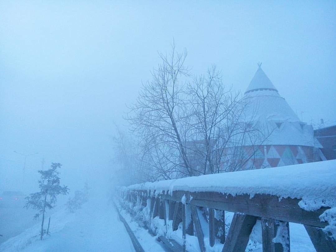 В Якутске местами туман, ветер юго-восточный