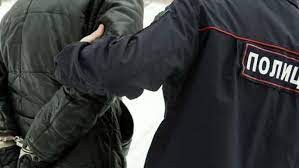 В Якутске мужчина провоцировал драку с полицейскими и угрожал высокими связями