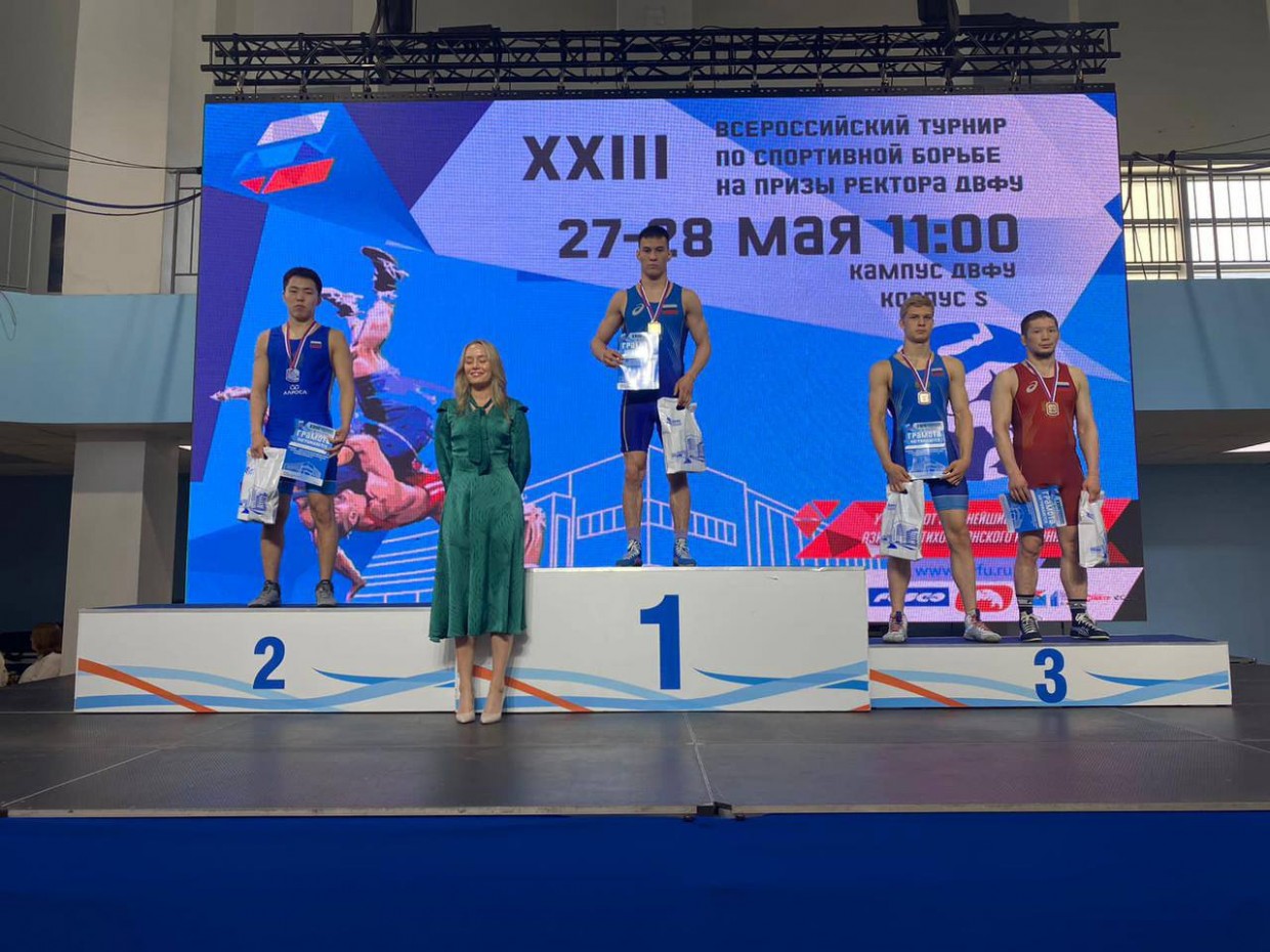 Якутские борцы завоевали восемь медалей на Всероссийском турнире